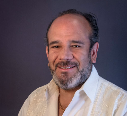 Dr. Erik Santamaria Linares